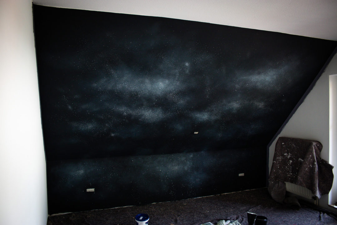 diy-night-sky-wall-painting